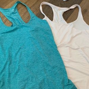 2 Gap fit work out tanks turquoise and light pink
